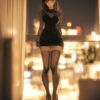 パーティドレスを着た美女
